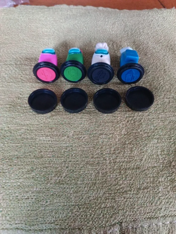 Tampons Among us 6 cm - photo numéro 3