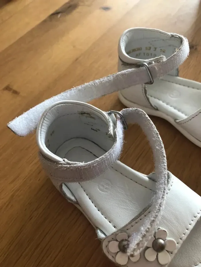 Sandales premiers pas en cuir MOD8 pointure 19 - photo numéro 7