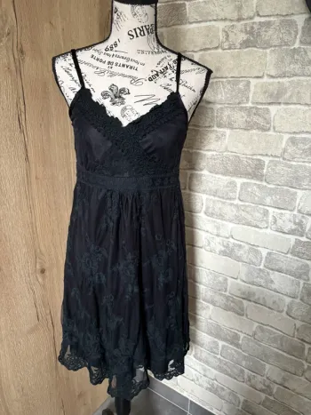Robe dentelle taille 36