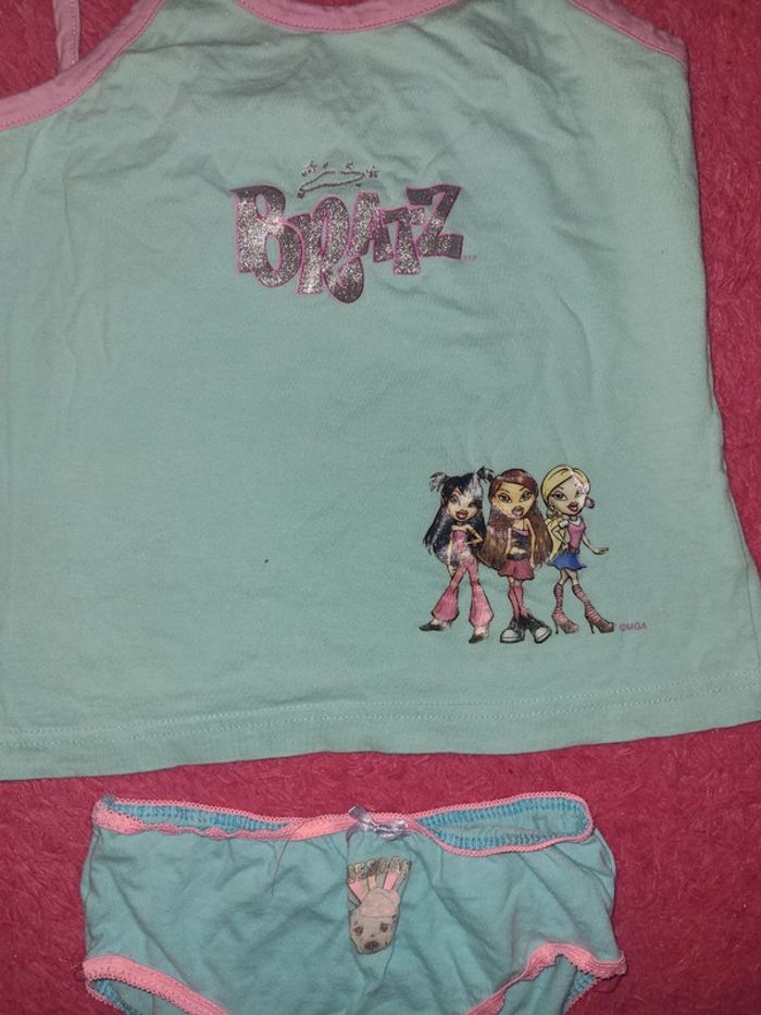 Ensemble sous vêtements - photo numéro 2