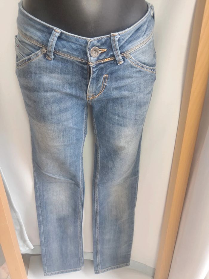 Tommy Hilfiger jeans T.38 en tbe - photo numéro 2