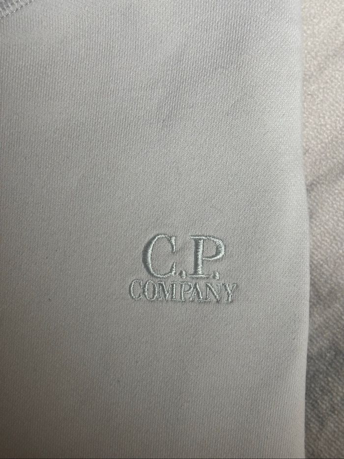 Sweat C.P Company taille S blanc logo brodé ton sur ton - photo numéro 3