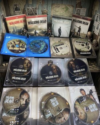 Lot de 4 coffrets the walking dead 
