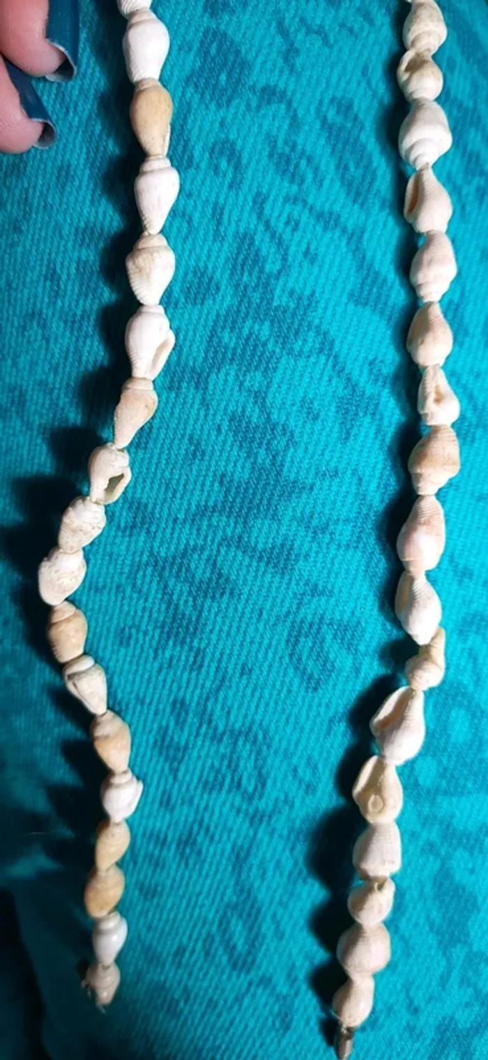 Collier en petits coquillages