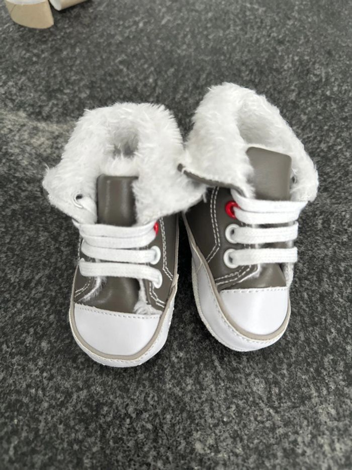 Chaussures bébé garçon in extenso neuves taille 17