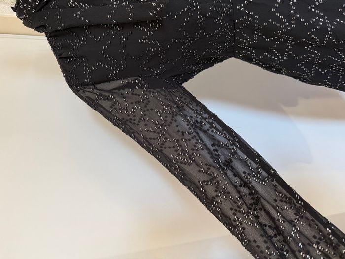 🌟 Robe noire à étoiles en strass – Claudie Pierlot – Taille 36 (Neuve avec étiquette) 🌟 - photo numéro 3