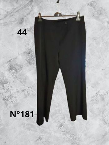 N°181 Pantalon noir T44. Naf Naf.