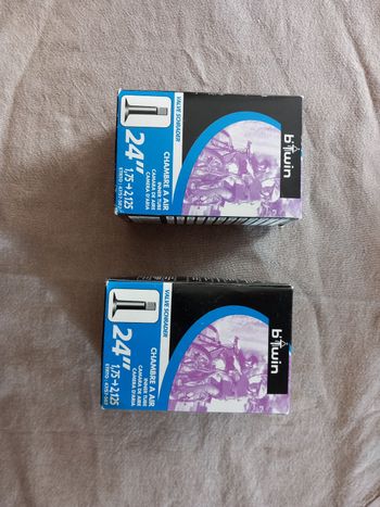 Lot 2 chambres à air 24"