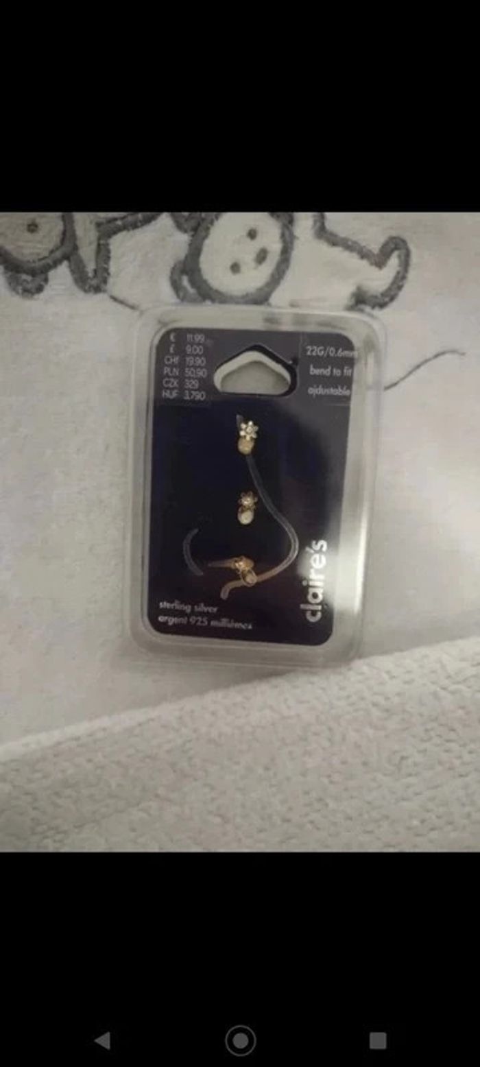 2 Piercing nez fleur en argent Claire's - photo numéro 2