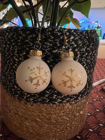 Boucle d’oreille boules de Noël