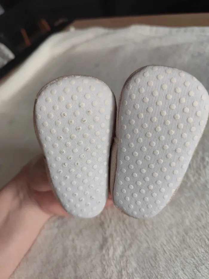 Chaussures dorées - photo numéro 3