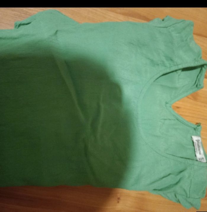 😎 Tee-shirt Stradivarius – Taille M, vert, parfait pour le quotidien ✨ - photo numéro 3