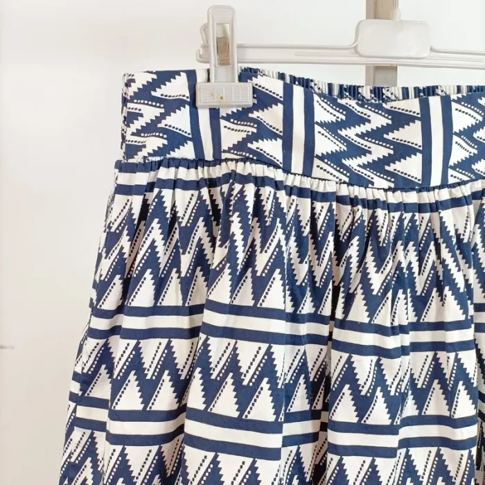 Jupe Patineuse ample blanc imprimé bleu motifs géométriques – Jennyfer – taille L - photo numéro 3