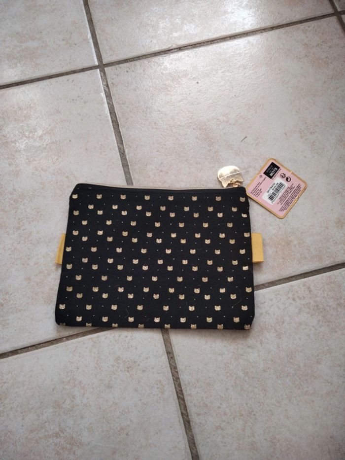Trousse la vraie star c'est le chat - photo numéro 2