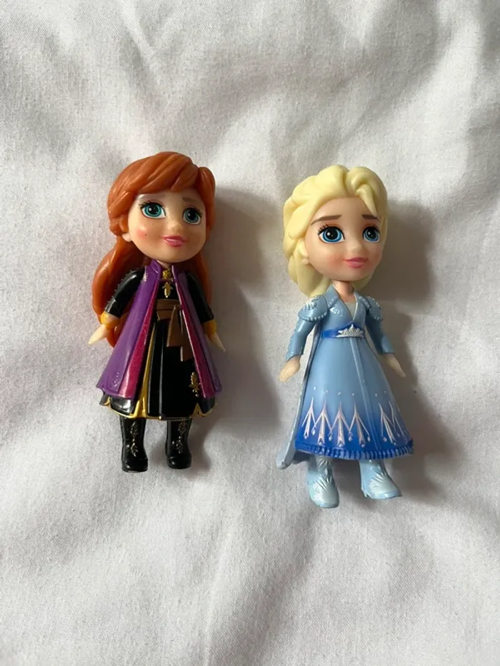 2 figurines Disney