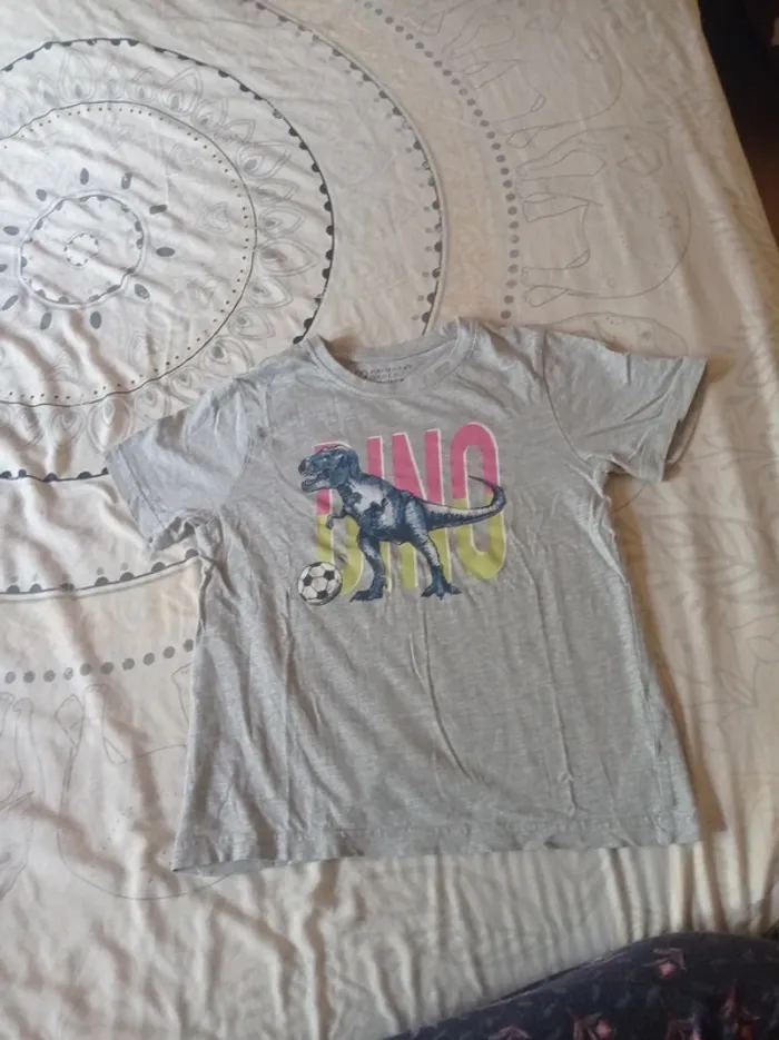 Tee-shirt dinosaure football
