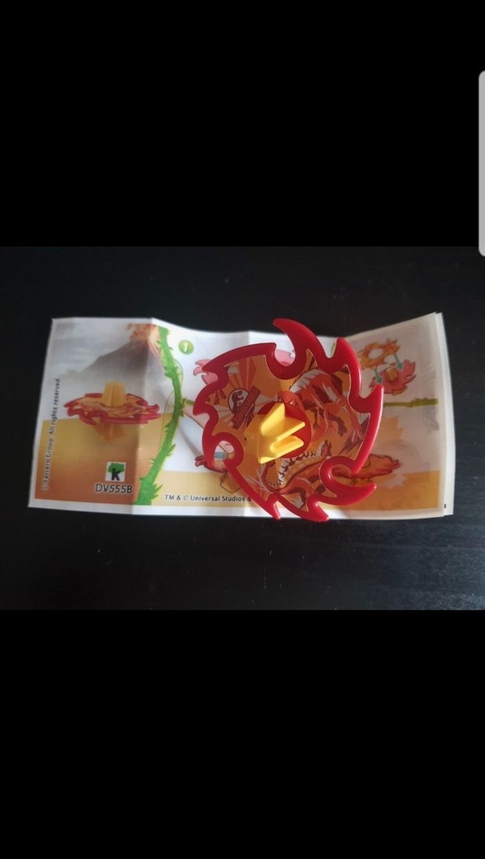 Surprise Kinder Joy 2021 : Jurassic World 🦕🦖