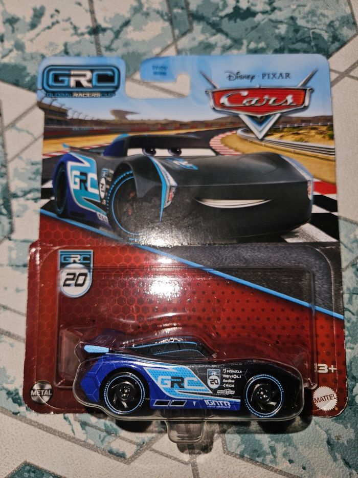 Voiture cars Mattel neuve