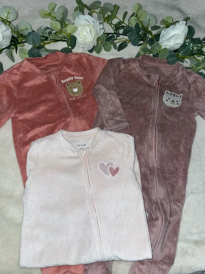 Lot 3 pyjama velours 6mois Kiabi