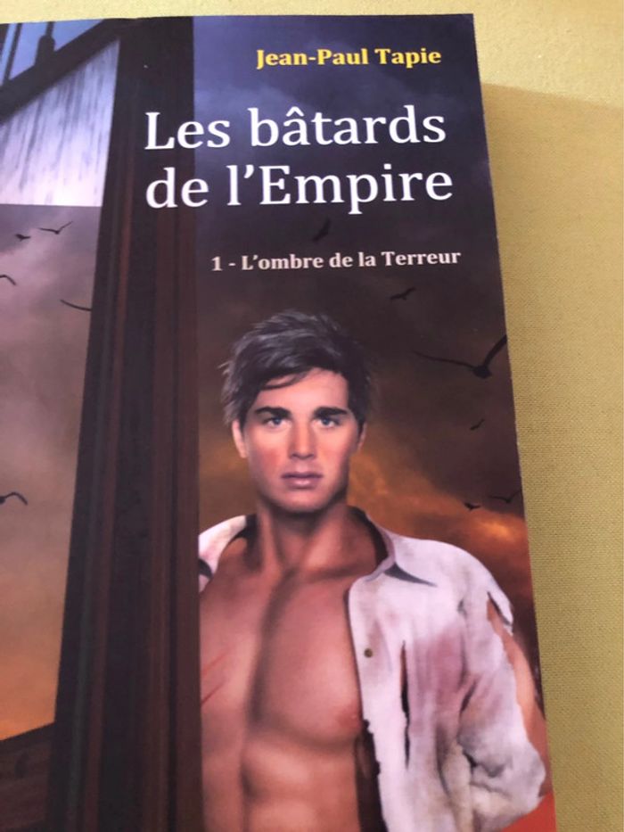 Livre les batards de l’empire - photo numéro 2