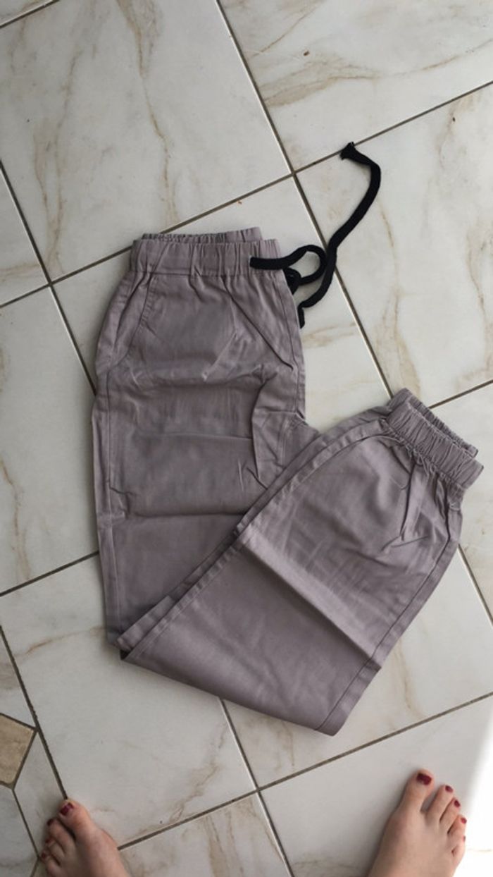 Chino gris taille XL (taille petit donc L) - photo numéro 2