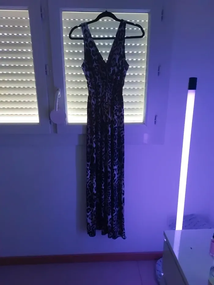 Très belle robe à motifs léopards