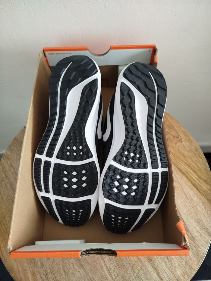 Baskets Nike T 40 - photo numéro 8