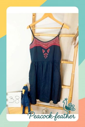 Robe noire et bordeaux 38