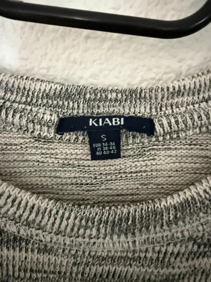Petit pull / Haut - photo numéro 4