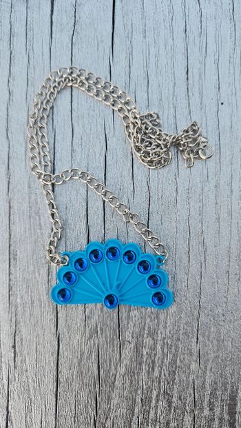 Collier du paon bleu