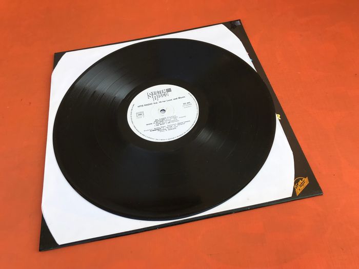 Vinyle 33 tours Love and Music Hits Radio Années 1970' Volume 18 Système Disco SD 665 - photo numéro 3