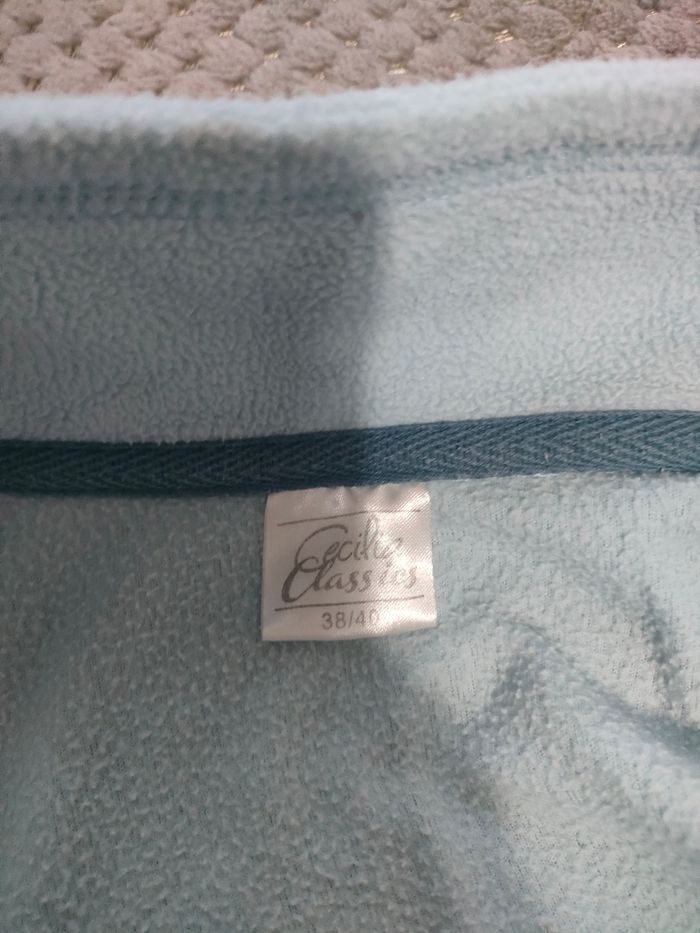 Tenue d'intérieur femme polaire taille 38/40 en très bon état - photo numéro 2