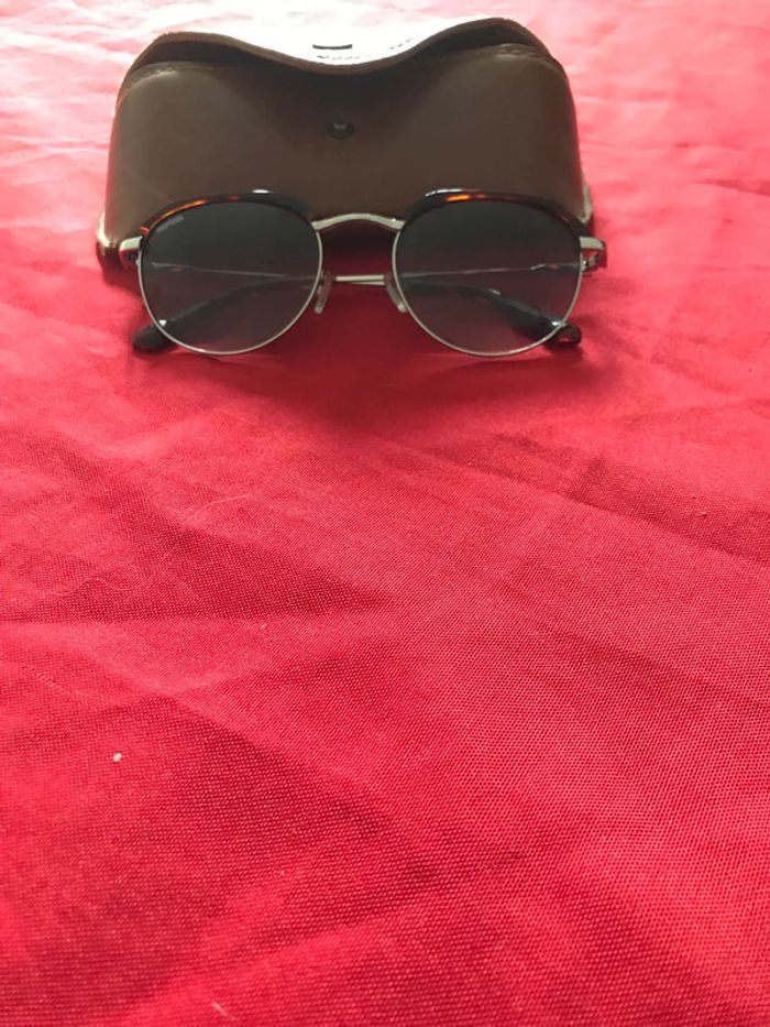 Lunette de Soleil marque Unofficial - photo numéro 2