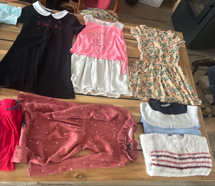 Lot vêtements fille 5/6 ans - photo numéro 4