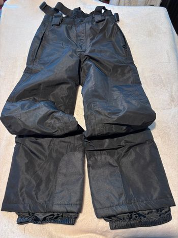 🌸Pantalon ski noir garçon taille 134/140🌸