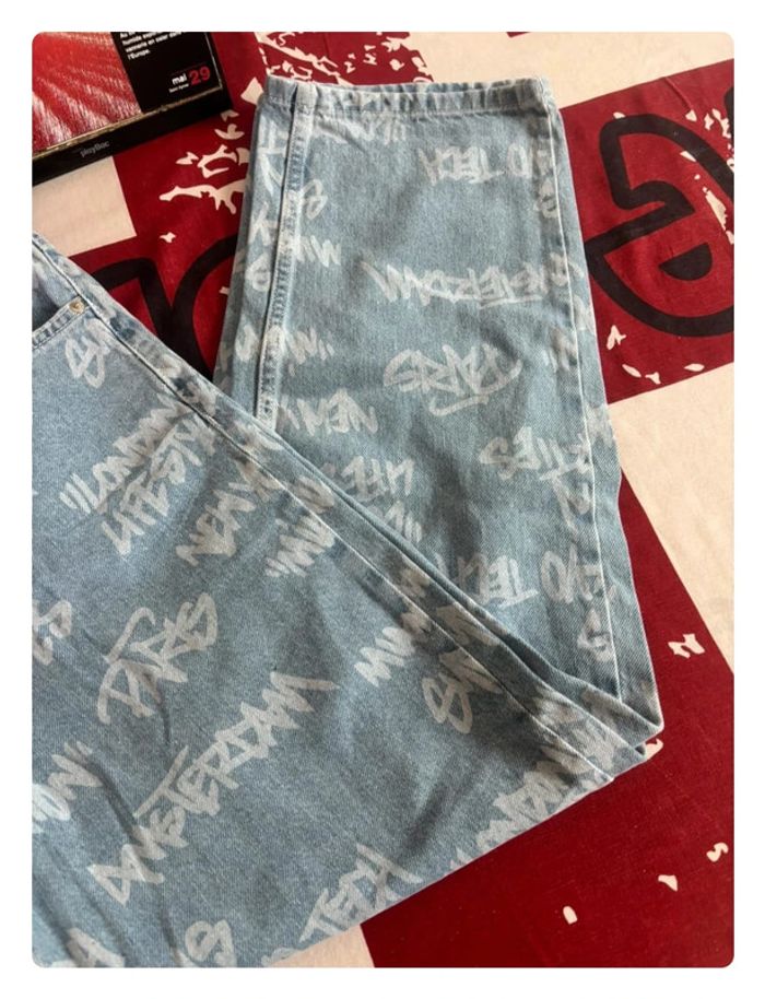 Pantalon Bershka bleu clair motif ville taille S - photo numéro 3
