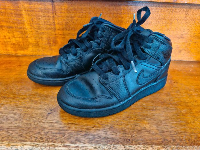 Basket nike air jordan 1 mid