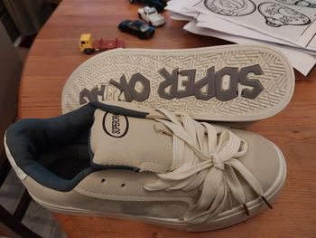 Basket beige taille 40