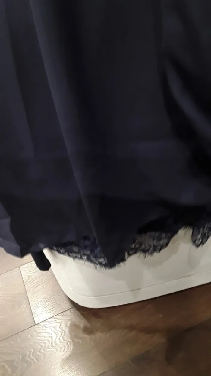 Robe avec dentelle bleue marine - photo numéro 5