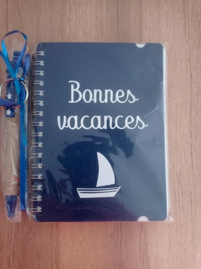 Ensemble Bonnes vacances bleu carnet/stylo/porte-clé - photo numéro 2