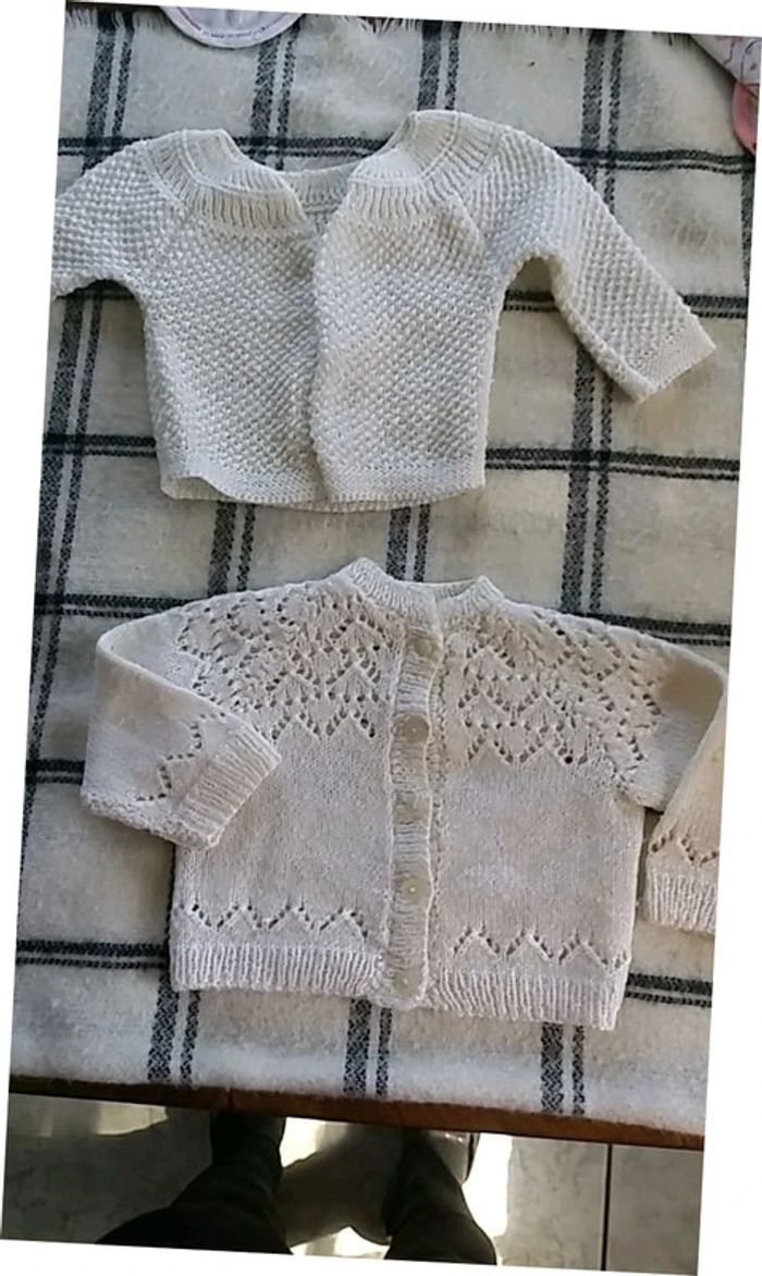 Lot de 2 gilets fille taille 3 mois