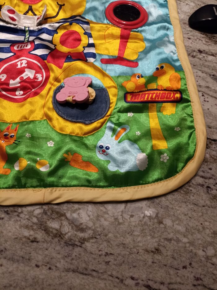 Tapis d'éveil très bon état Carre de 67 cm de côté. - photo numéro 5