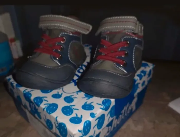 Chaussures garçon neuves