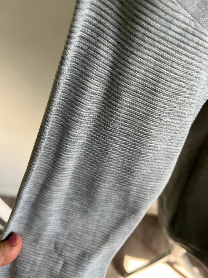 Très beau sweat-shirt Lacoste 40 - photo numéro 4