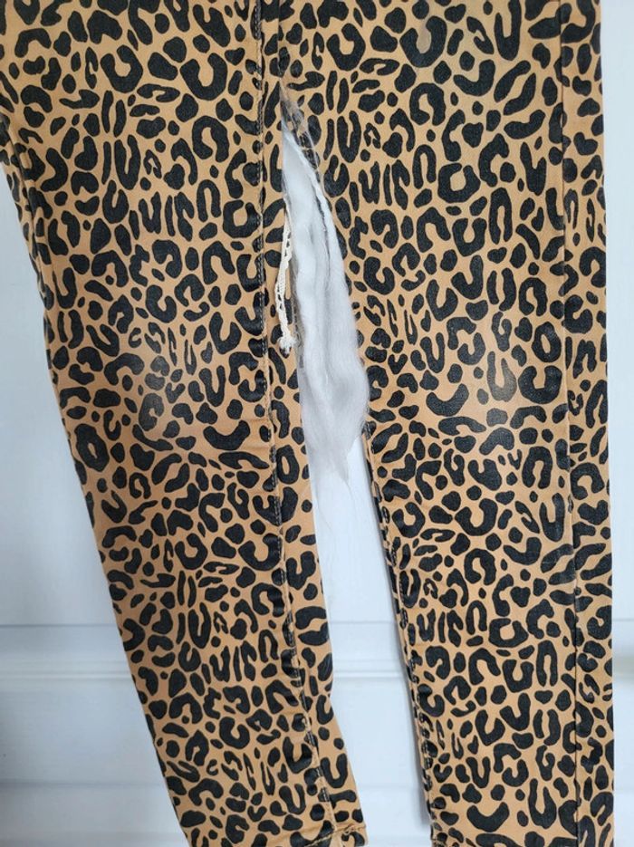 Legginf levi's imprimé léopard 🐆 9/10 ans - photo numéro 5