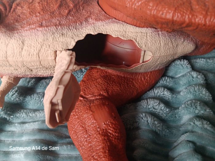 Carnotaure super colossal jurassic world - photo numéro 5