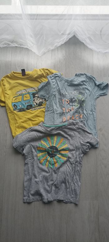 Lot de 3 tee shirt manches courtes taille 5-6 ans