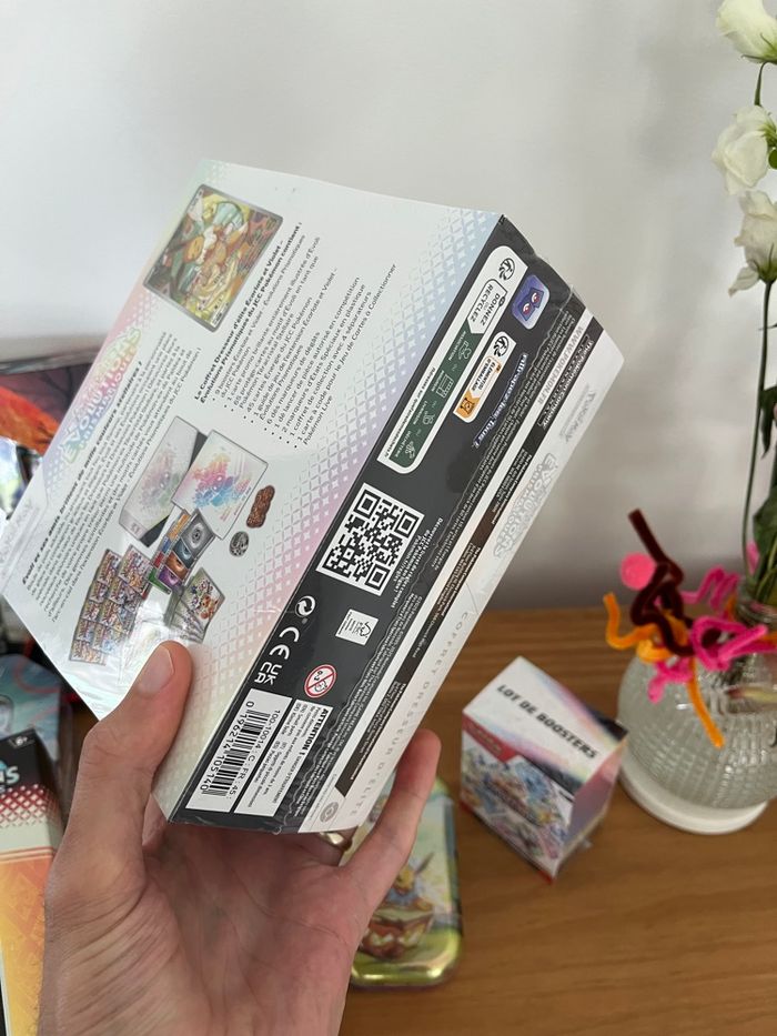 ETB Pokémon évolution prismatique - photo numéro 4