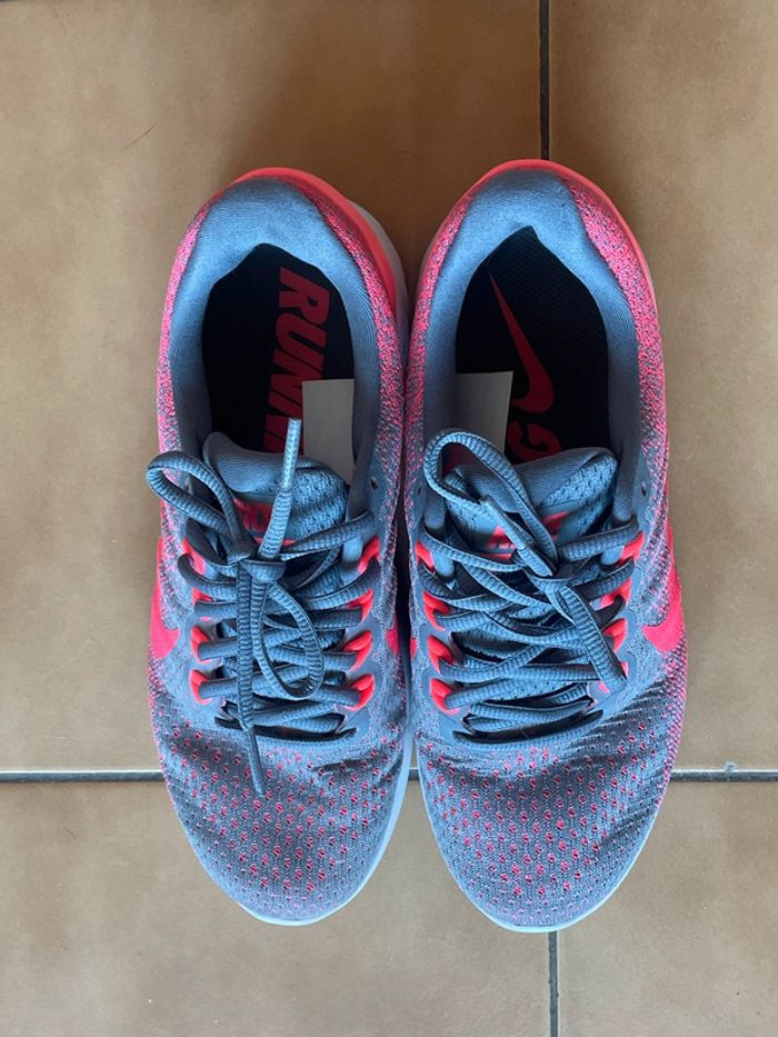 Baskets femme Nike taille 38 - photo numéro 2