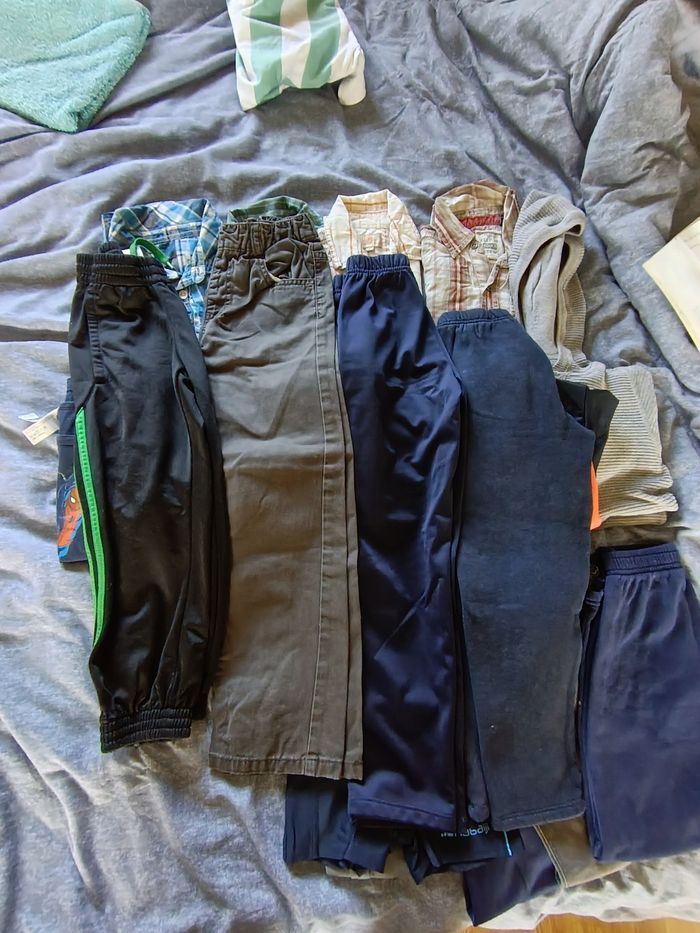 Très gros lot 20 vêtements garçon 6 ans - photo numéro 5